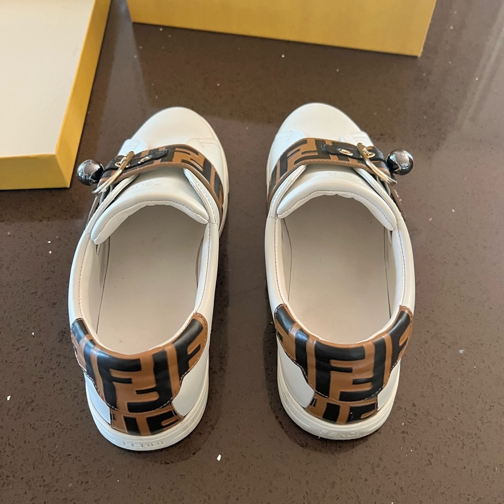 Fendi Pearland Leather Low-Top Sneakers - Picture 3 of 5